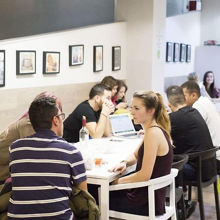 Hola Hostal Eixample Barcelona Eksteriør billede