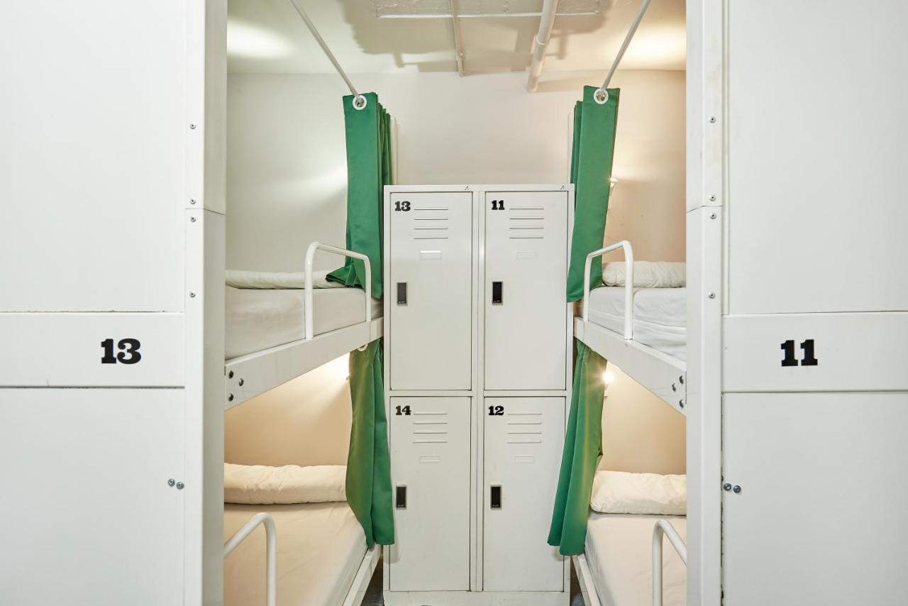 Hola Hostal Eixample Barcelona Eksteriør billede