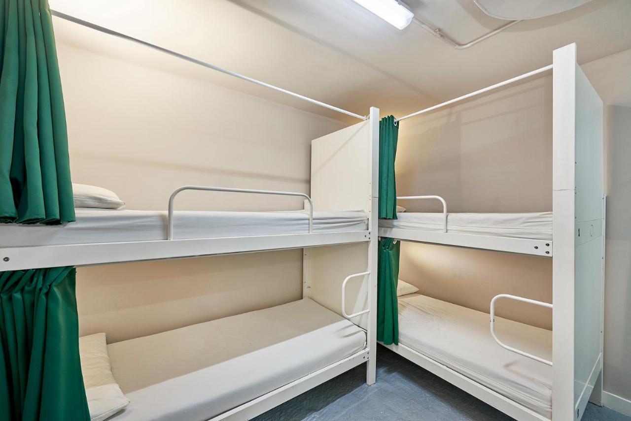 Hola Hostal Eixample Barcelona Eksteriør billede