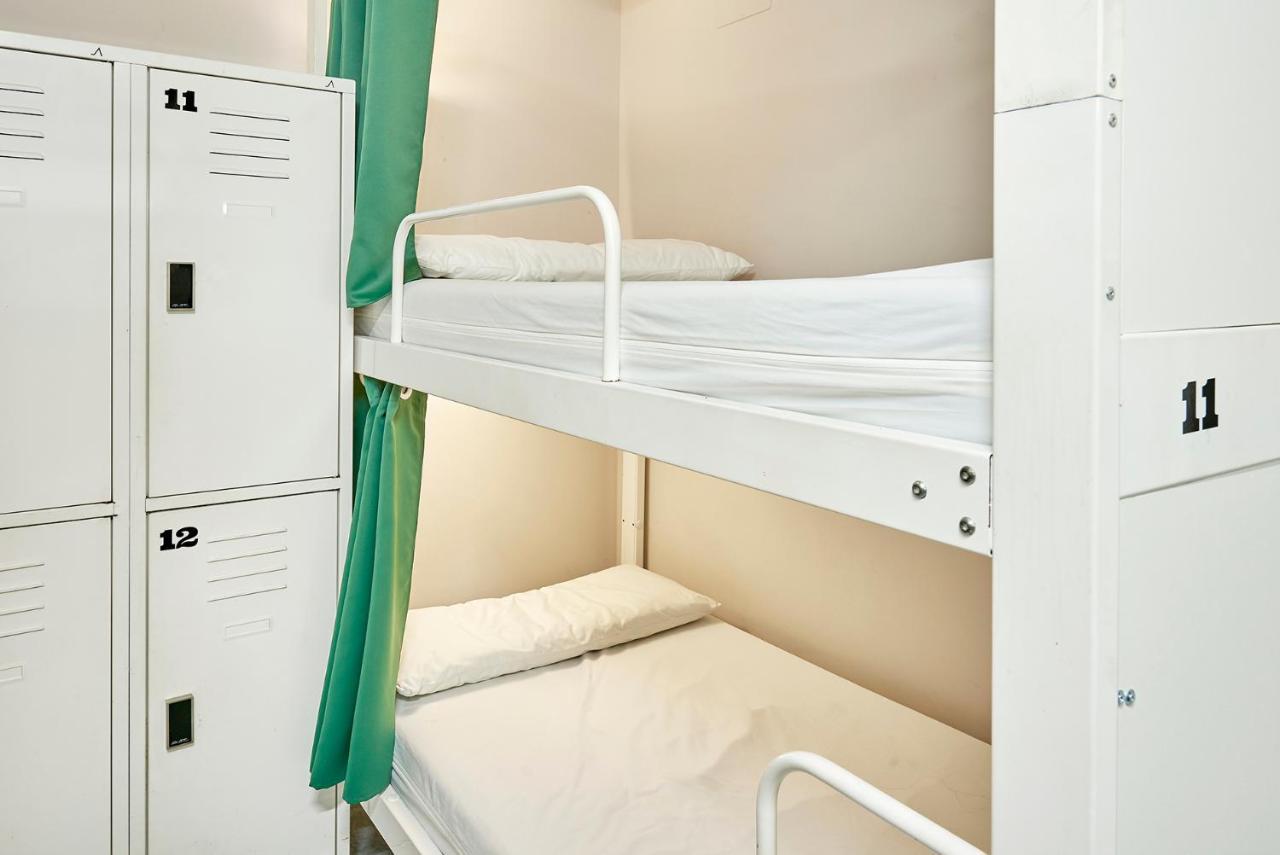 Hola Hostal Eixample Barcelona Eksteriør billede