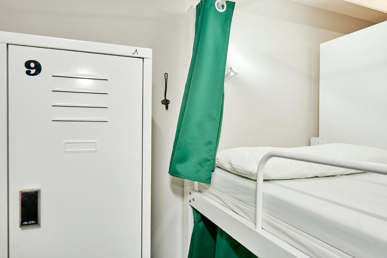 Hola Hostal Eixample Barcelona Eksteriør billede
