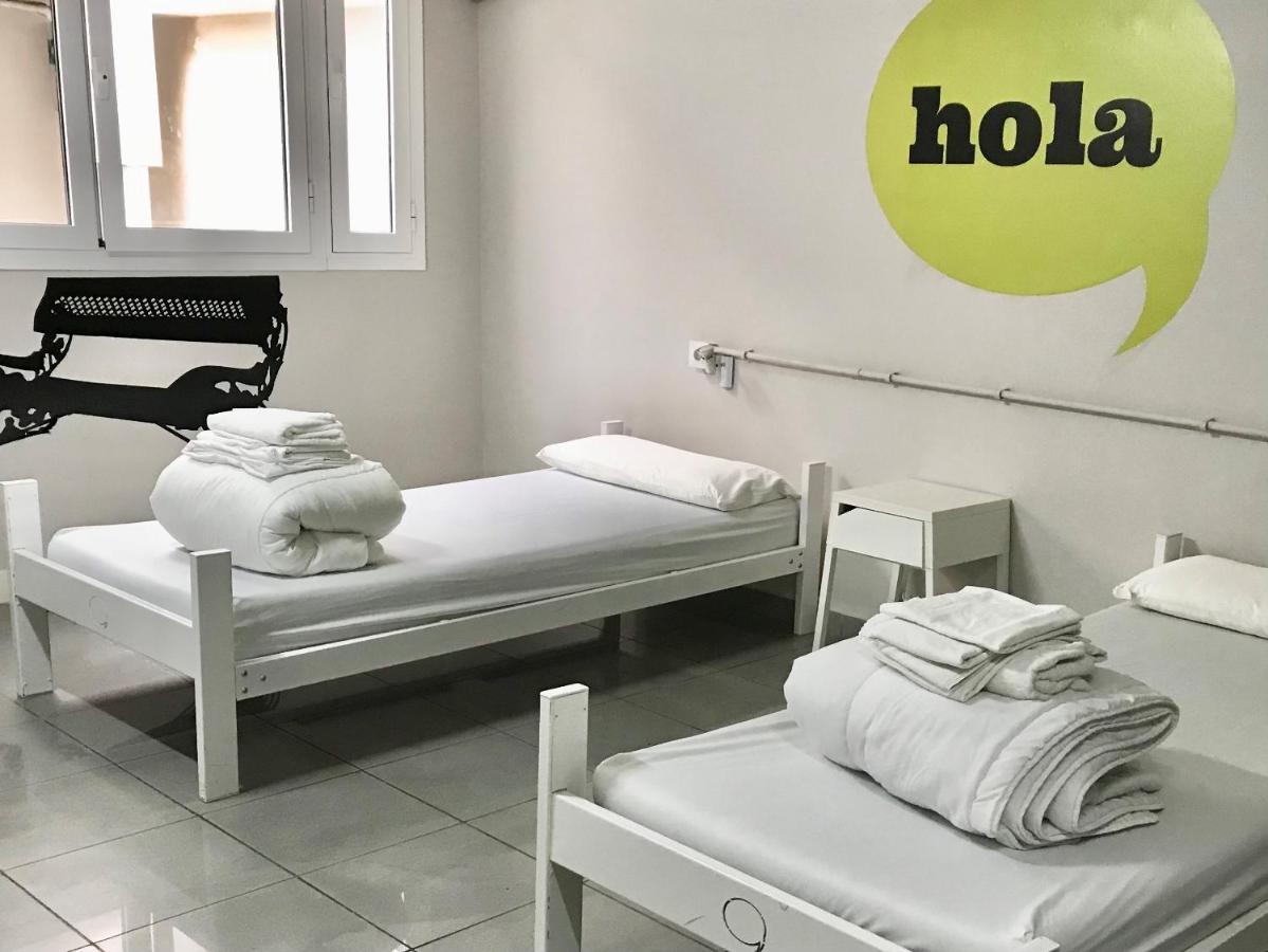Hola Hostal Eixample Barcelona Eksteriør billede