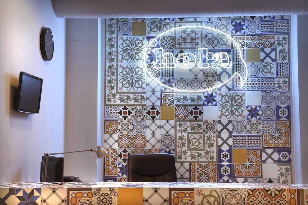 Hola Hostal Eixample Barcelona Eksteriør billede